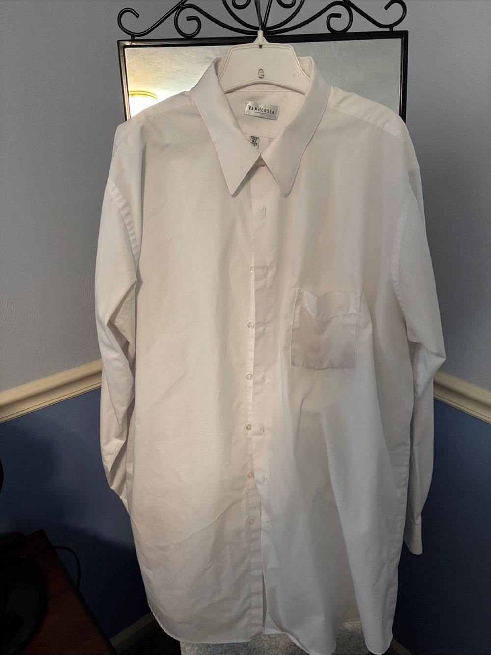 Van Heusen White Long-Sleeve Button-Front Dress Shirt